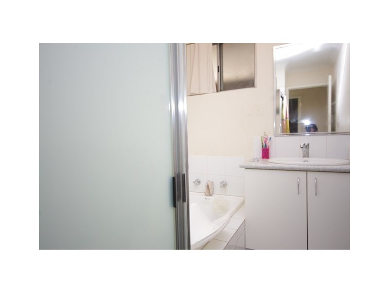20 Ipswich Crescent, Girrawheen WA 6064