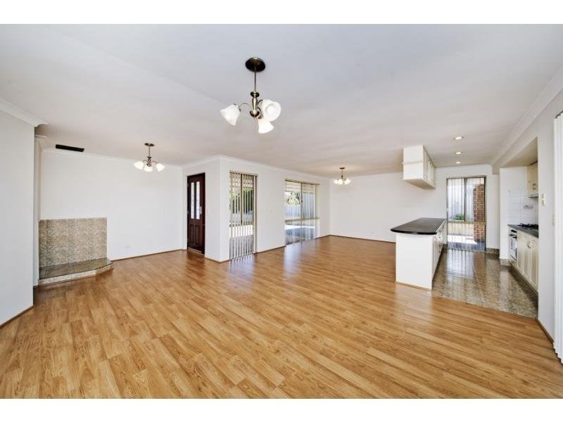 8 Foxglove Gardens, Mirrabooka WA 6061