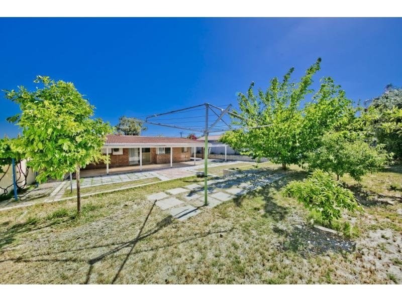 8 Foxglove Gardens, Mirrabooka WA 6061