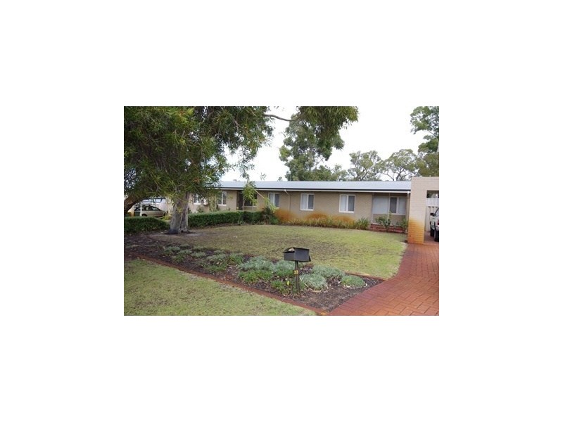 33 Rochford Way, Girrawheen WA 6064