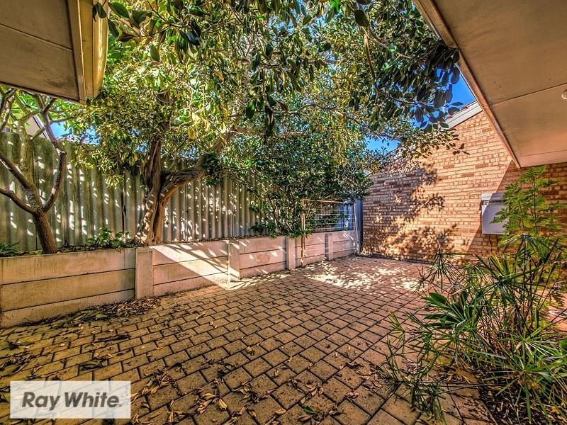 2/124 Roberts Street, Joondanna WA 6060