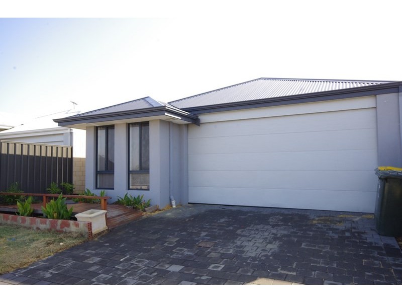 30 Hardcastle Avenue, Landsdale WA 6065