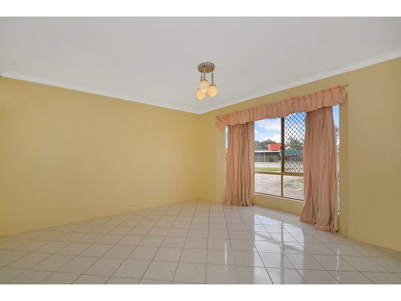 216 Illawarra Crescent, Ballajura WA 6066