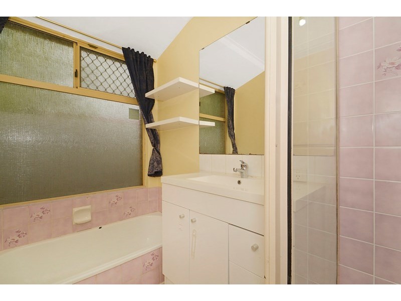 216 Illawarra Crescent, Ballajura WA 6066