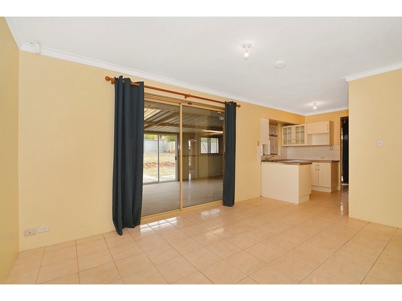 216 Illawarra Crescent, Ballajura WA 6066