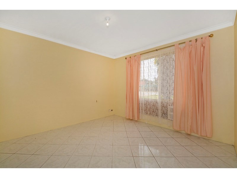 216 Illawarra Crescent, Ballajura WA 6066