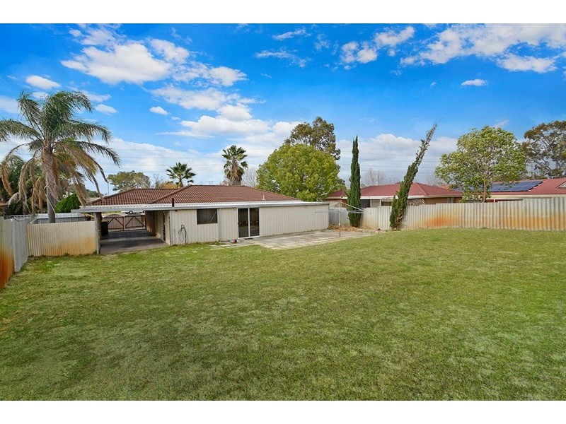 216 Illawarra Crescent, Ballajura WA 6066