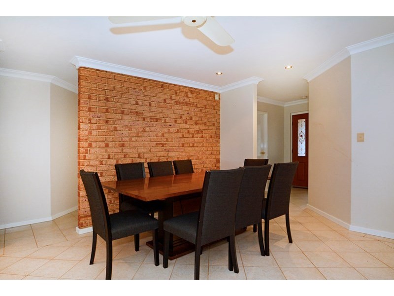 6 Coachwood Gardens, Ballajura WA 6066