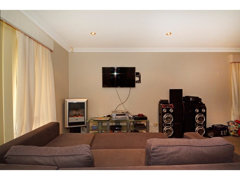 6 Coachwood Gardens, Ballajura WA 6066