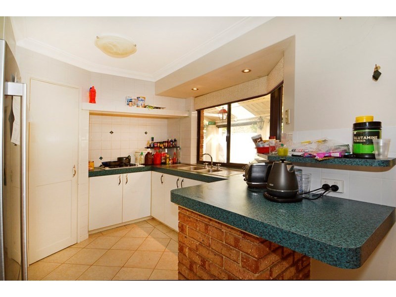 6 Coachwood Gardens, Ballajura WA 6066