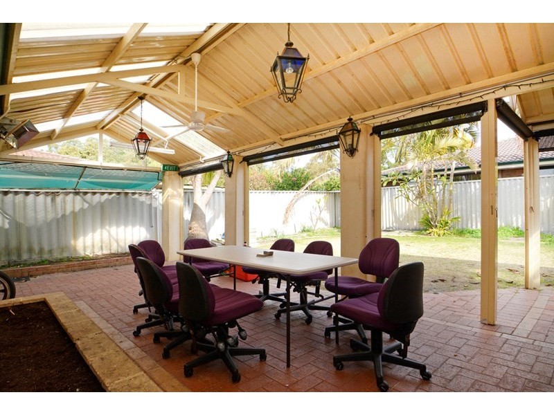 6 Coachwood Gardens, Ballajura WA 6066