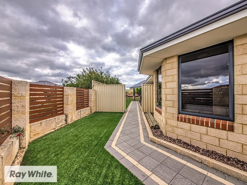 62 Regency Avenue, Madeley WA 6065