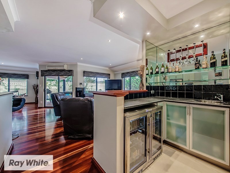 62 Regency Avenue, Madeley WA 6065