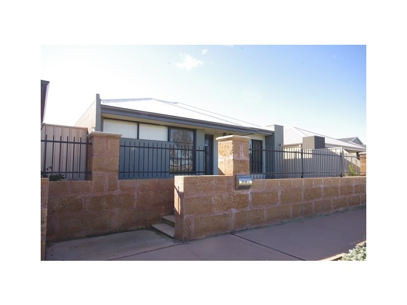 146 Suffolk Street, Caversham WA 6055