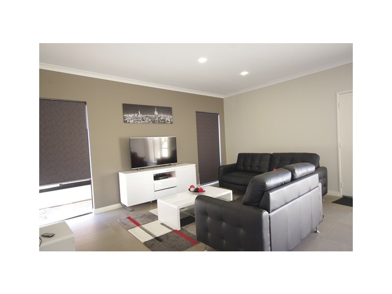 146 Suffolk Street, Caversham WA 6055