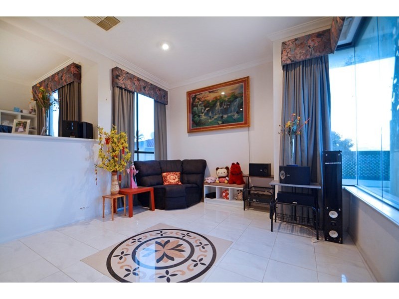 18 Clipper Drive, Ballajura WA 6066