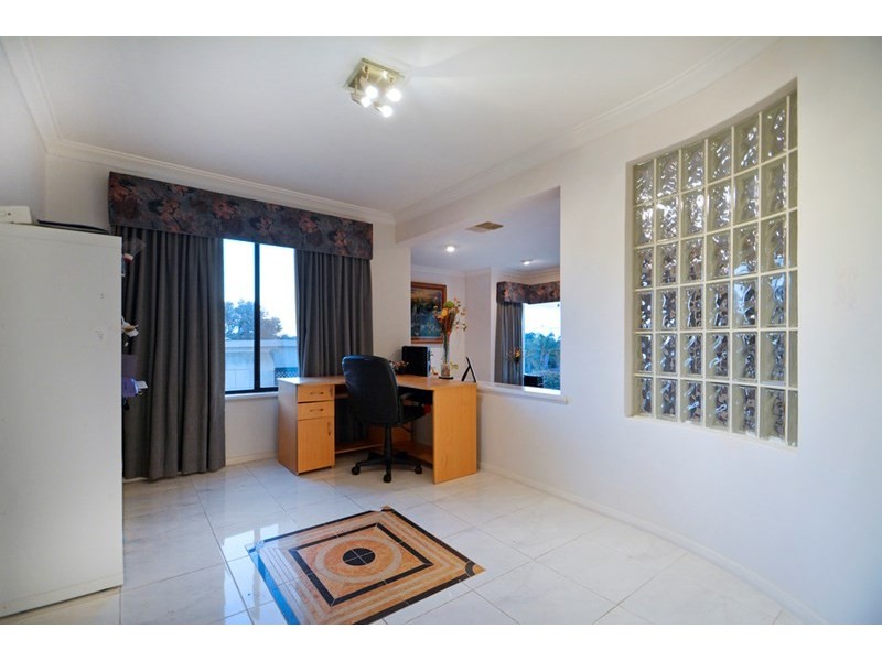 18 Clipper Drive, Ballajura WA 6066