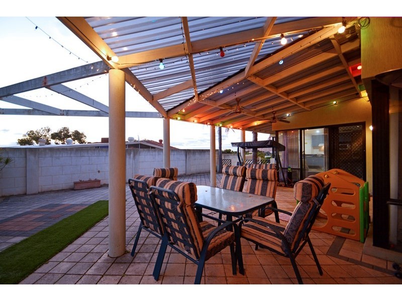 18 Clipper Drive, Ballajura WA 6066