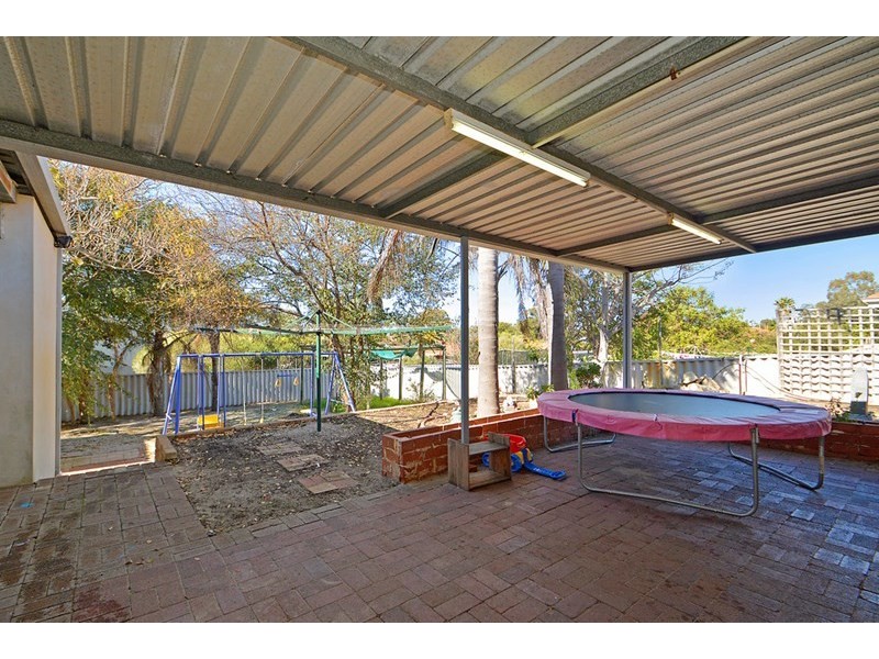 39 Altone Road, Lockridge WA 6054