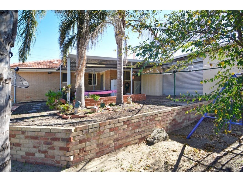 39 Altone Road, Lockridge WA 6054