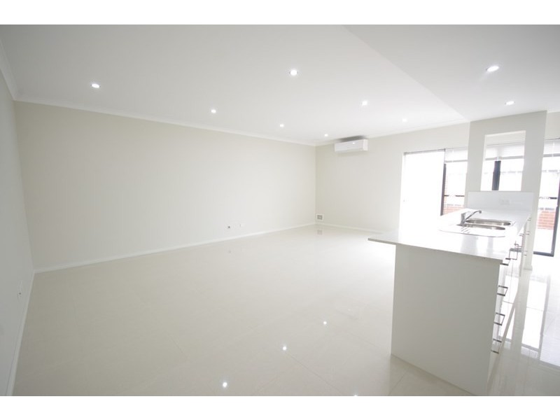 1,2and3/48 Kembla Circle, Madeley WA 6065