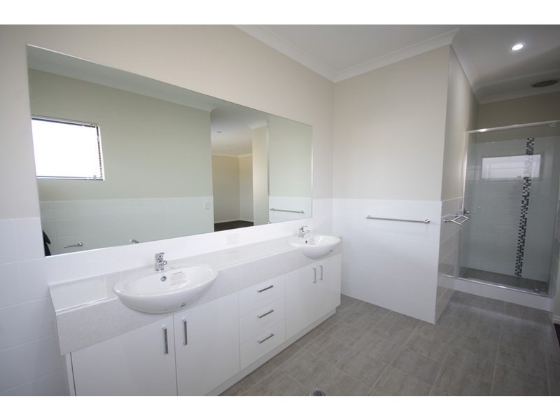 1,2and3/48 Kembla Circle, Madeley WA 6065