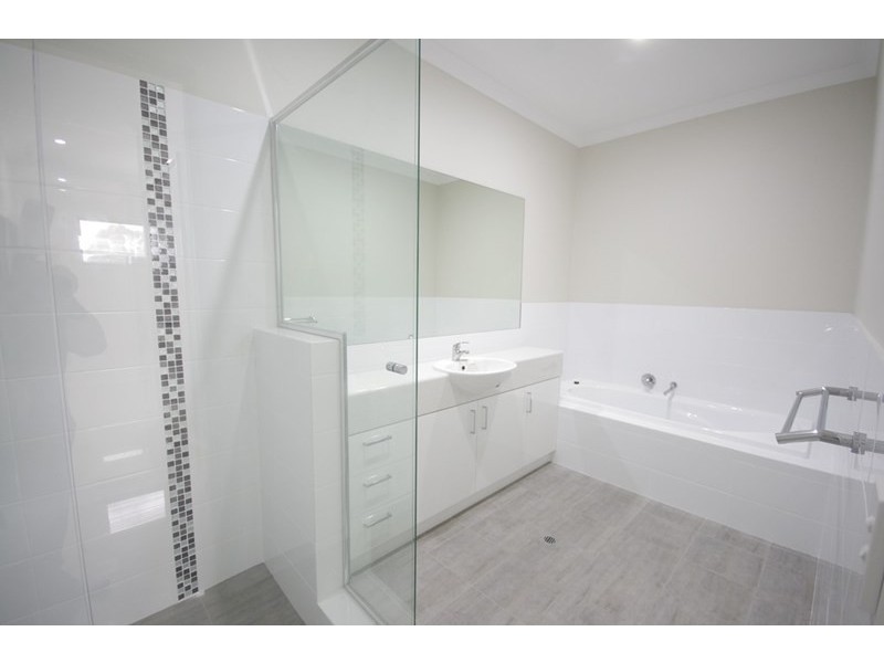 1,2and3/48 Kembla Circle, Madeley WA 6065