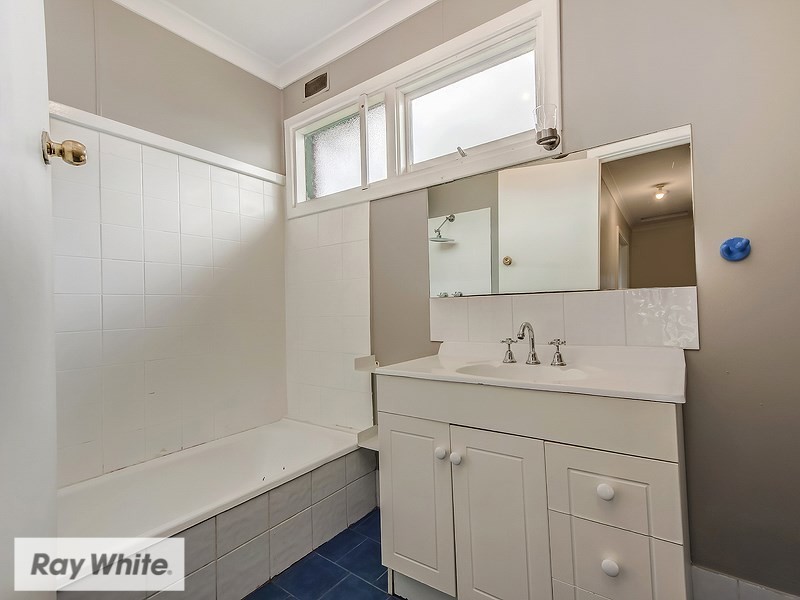 32 Denston Way, Girrawheen WA 6064