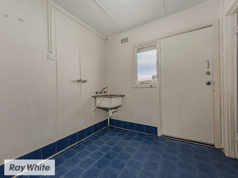 32 Denston Way, Girrawheen WA 6064