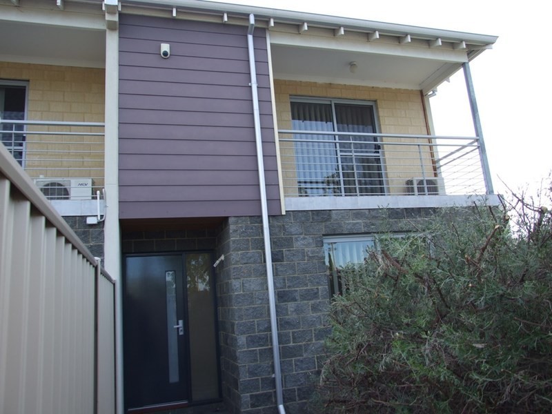 1/18 Gibbs Street, East Cannington WA 6107