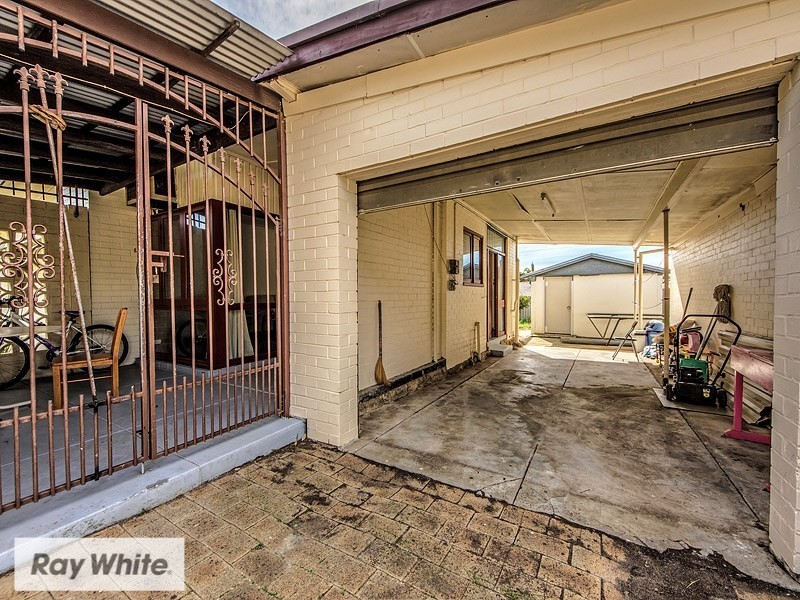 11 Lindley Street, Embleton WA 6062