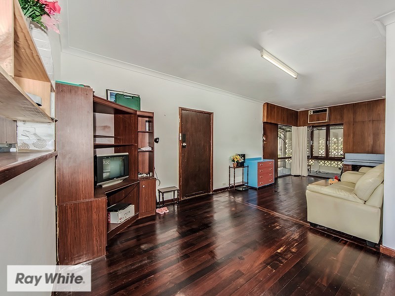 11 Lindley Street, Embleton WA 6062