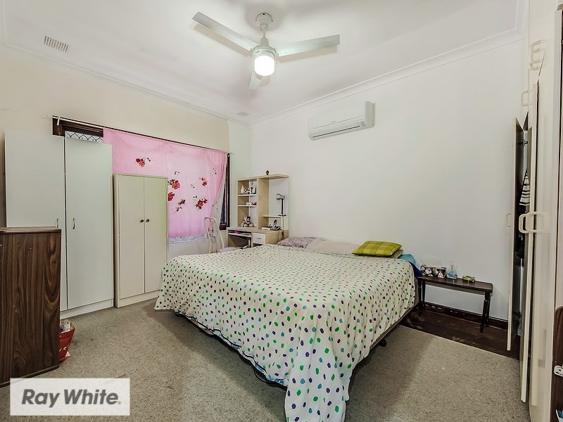 11 Lindley Street, Embleton WA 6062