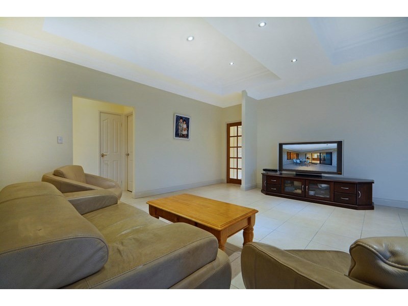 9 Burnsall Way, Darch WA 6065