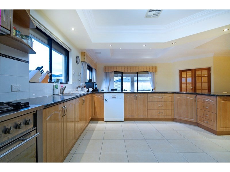 9 Burnsall Way, Darch WA 6065