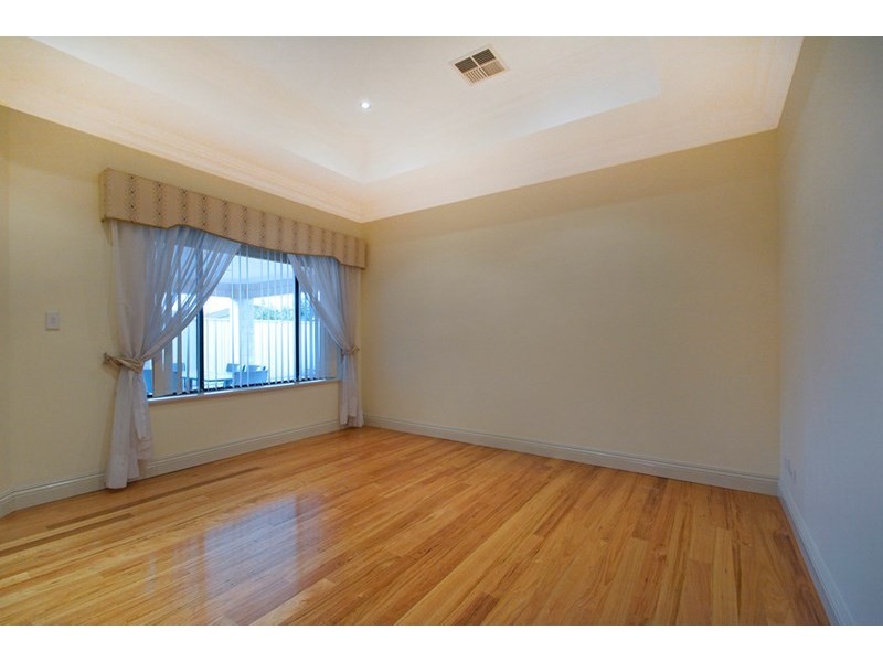 9 Burnsall Way, Darch WA 6065