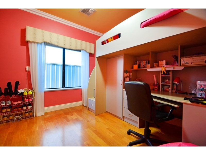 9 Burnsall Way, Darch WA 6065