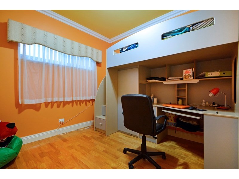 9 Burnsall Way, Darch WA 6065