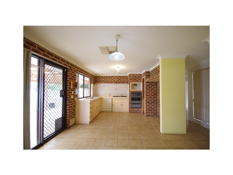 7 Sandpiper Close, Ballajura WA 6066