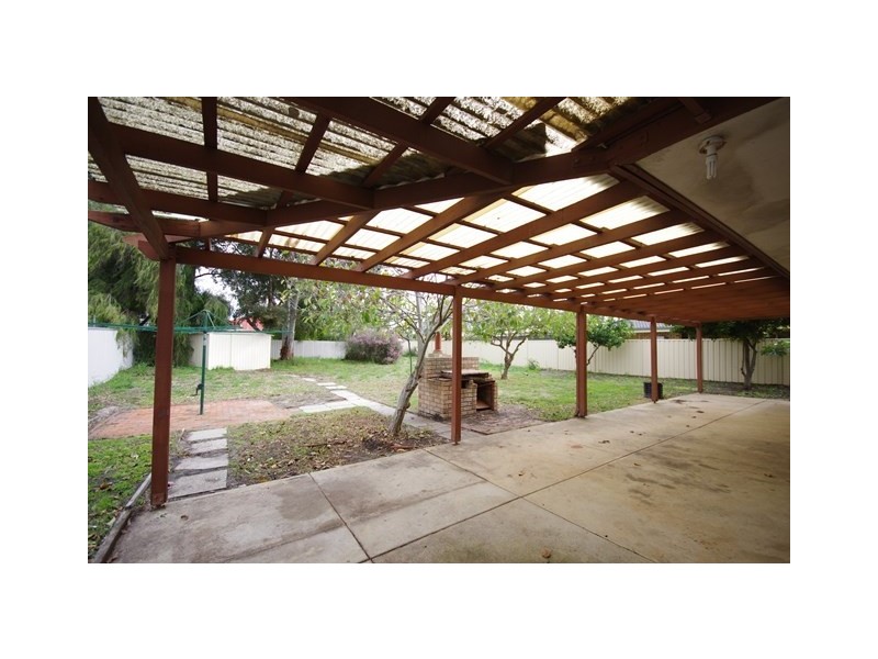 7 Sandpiper Close, Ballajura WA 6066