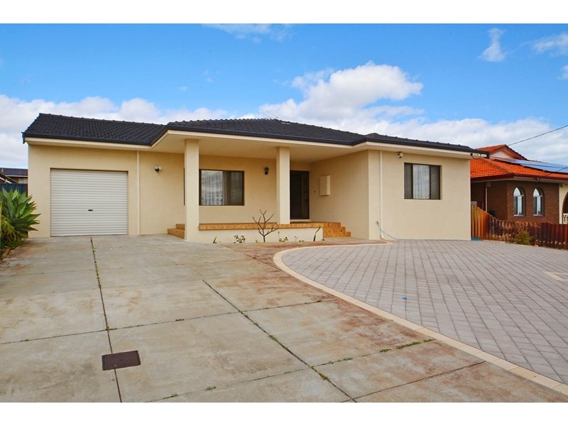 6 Brookland Crescent, Marangaroo WA 6064