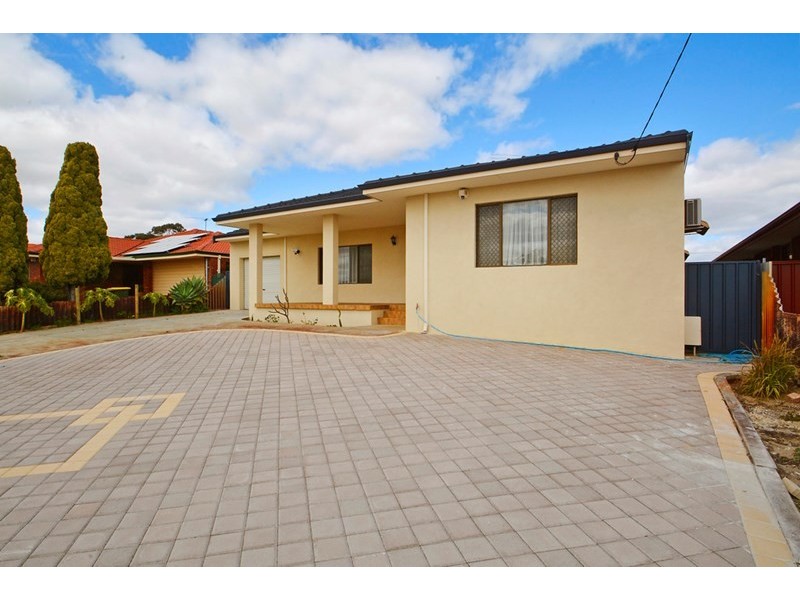 6 Brookland Crescent, Marangaroo WA 6064