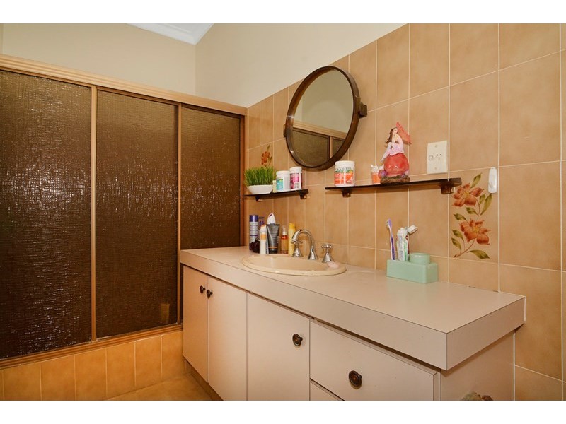 6 Brookland Crescent, Marangaroo WA 6064