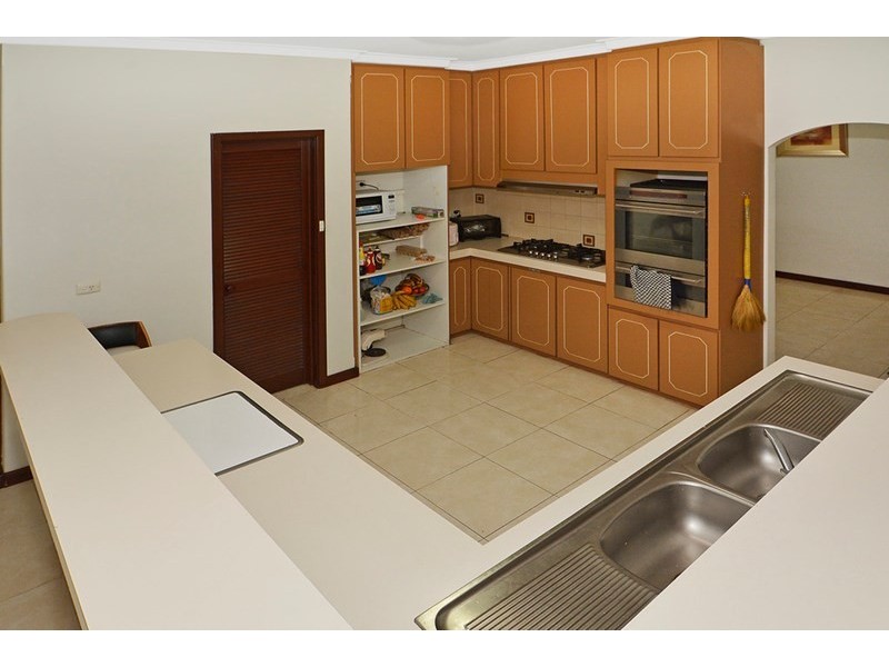 6 Brookland Crescent, Marangaroo WA 6064