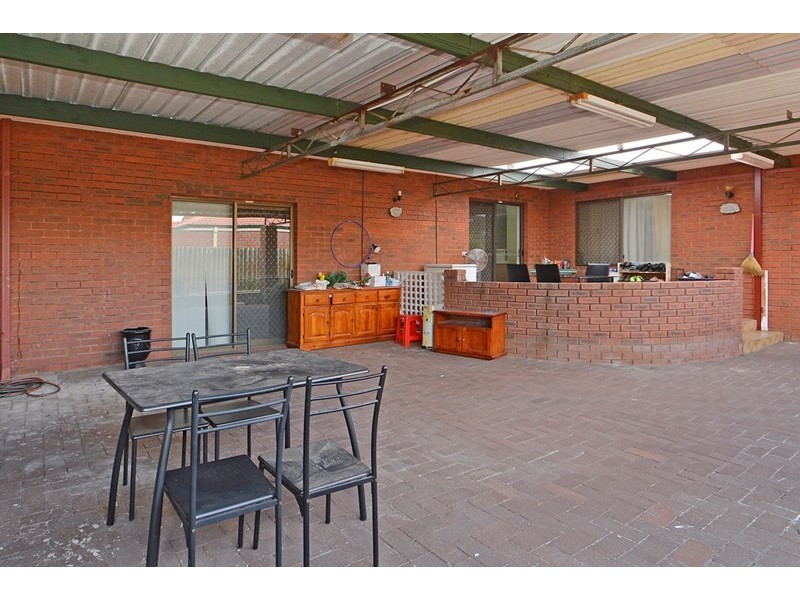 6 Brookland Crescent, Marangaroo WA 6064