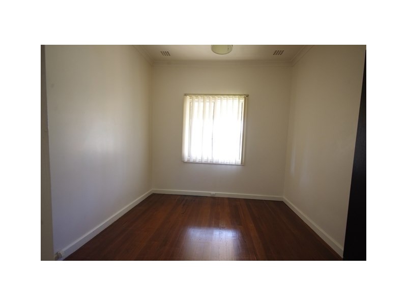 8 Templeton Crescent, Girrawheen WA 6064