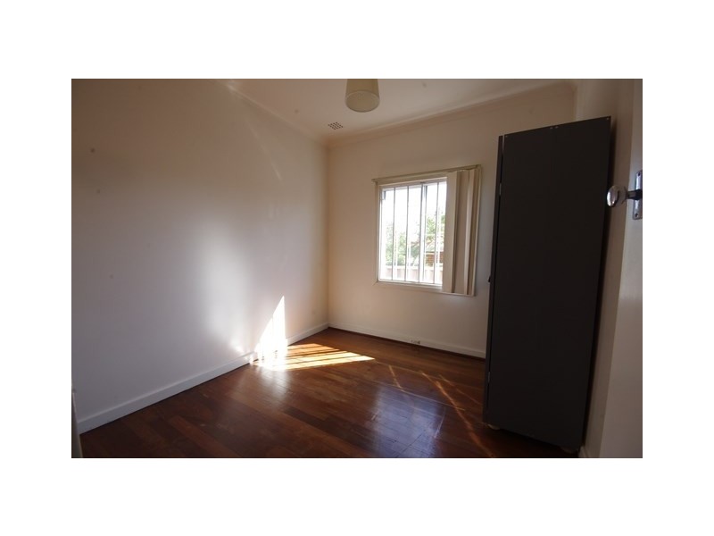 8 Templeton Crescent, Girrawheen WA 6064