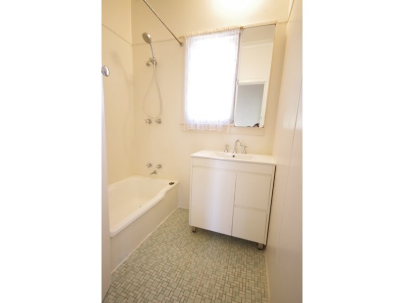 8 Templeton Crescent, Girrawheen WA 6064