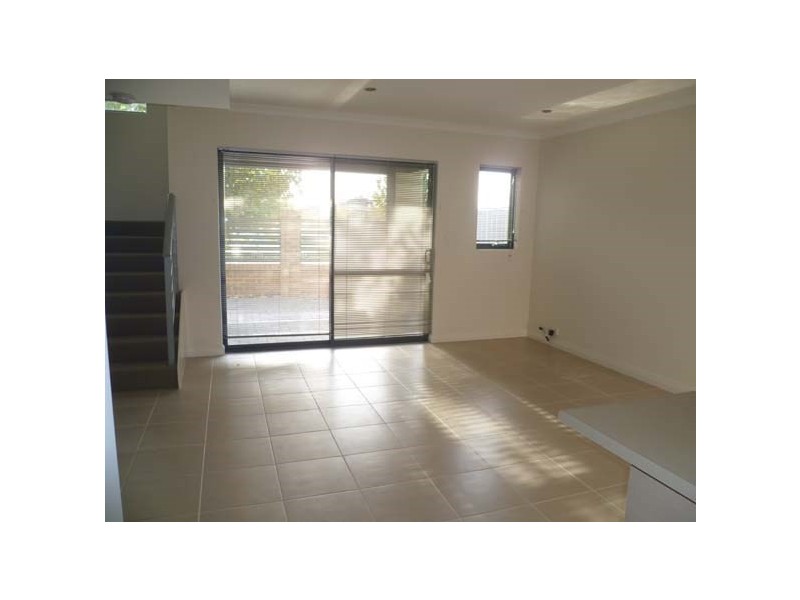 2/37 Harman Place, Aveley WA 6069