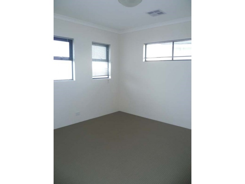 2/37 Harman Place, Aveley WA 6069